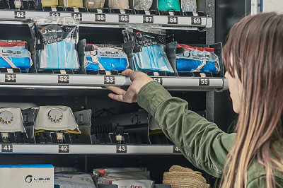 La Revolución 24/7: Cómo las Dispensadoras Automáticas de EPP reducen el ausentismo y el 
